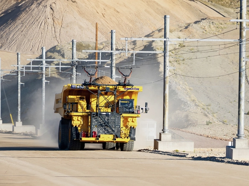 Komatsu Debuts Autonomous Electric Truck With Trolley Assist