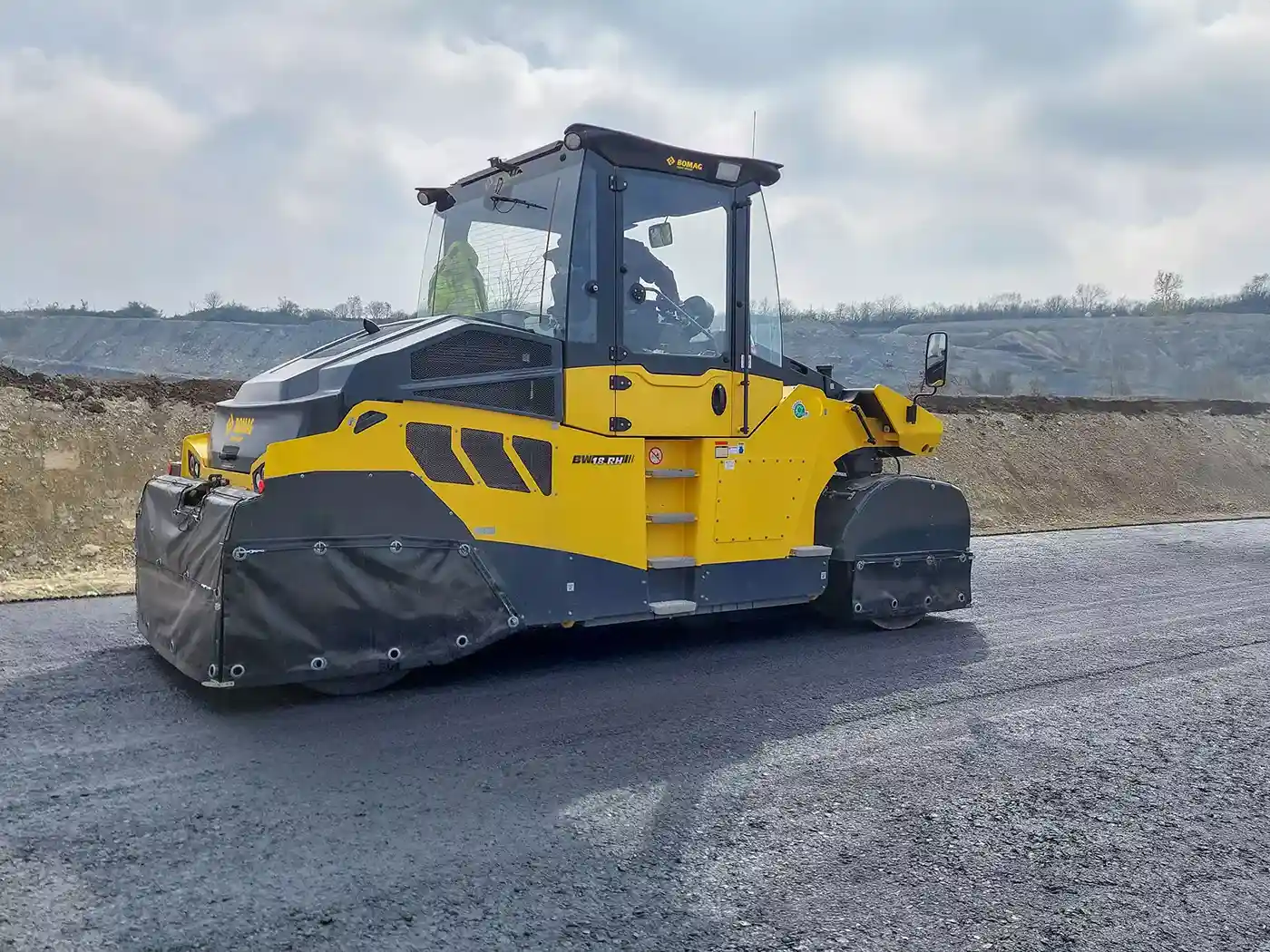 BOMAG Launches 18-Tonne Pneumatic Tyred Roller For Road Construction