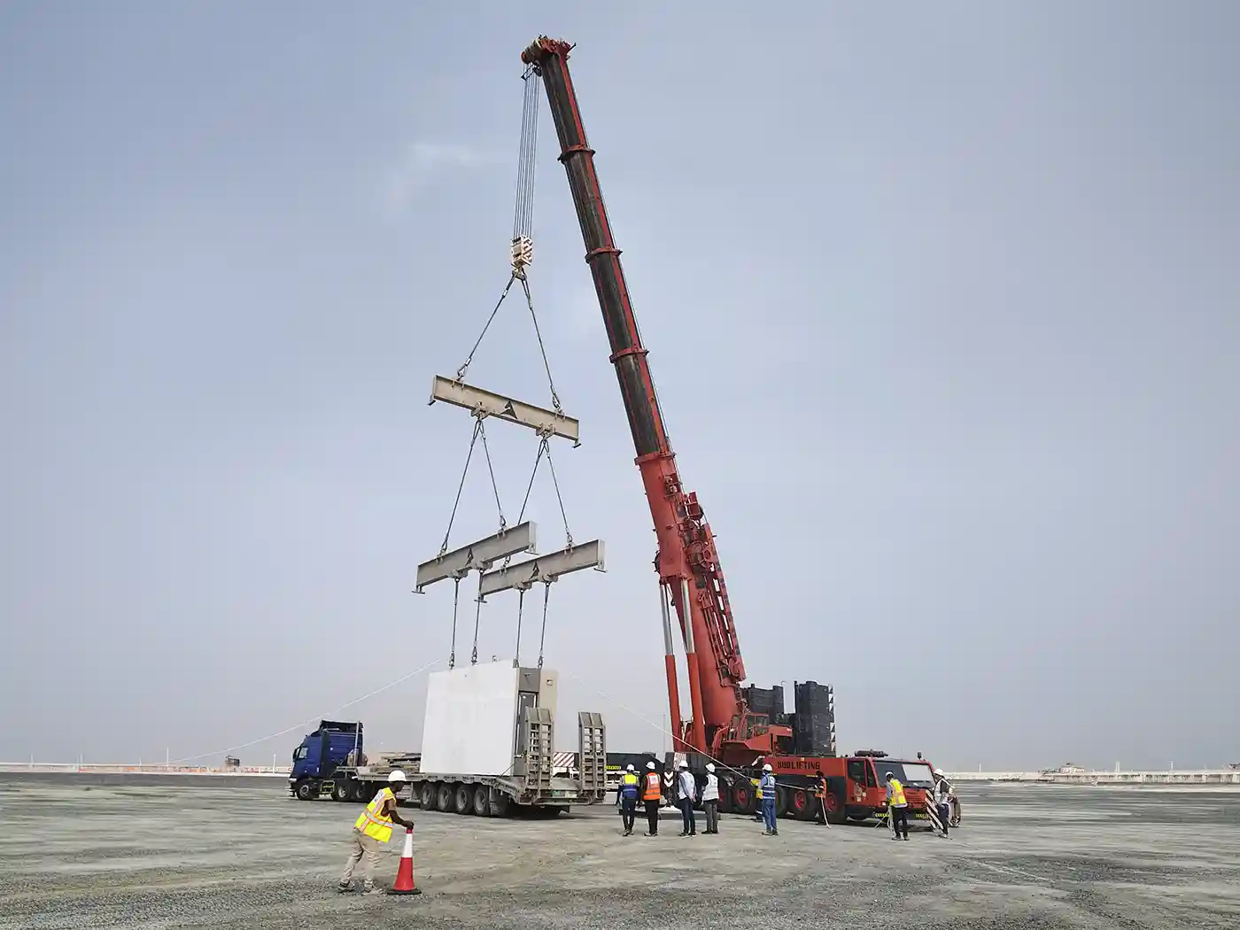 Les solutions de levage de Johnson Arabia accélèrent la construction de villas grâce aux systèmes préfabriqués