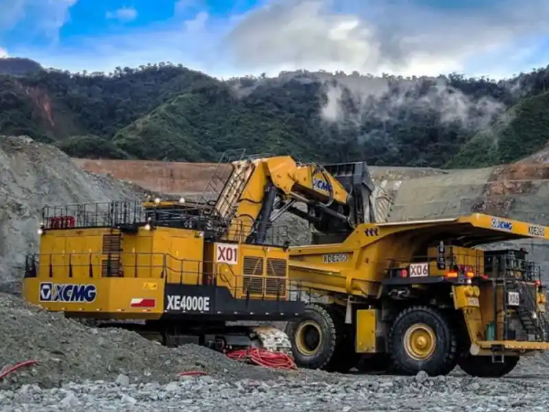 XCMG XE4000 Excavators Deployed At African Open-Pit Mine