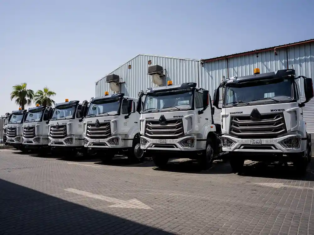 شركة السلطان وخلاف تسلم 18 شاحنة من طراز SINOTRUK HOWO في الكويت