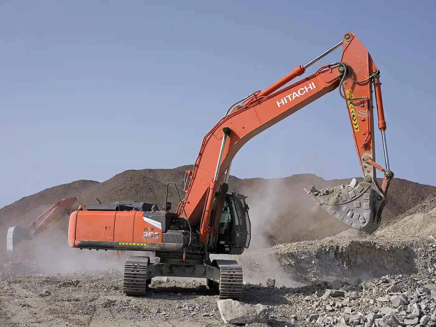 HITACHI After-Sales Drives Fleet Uptime