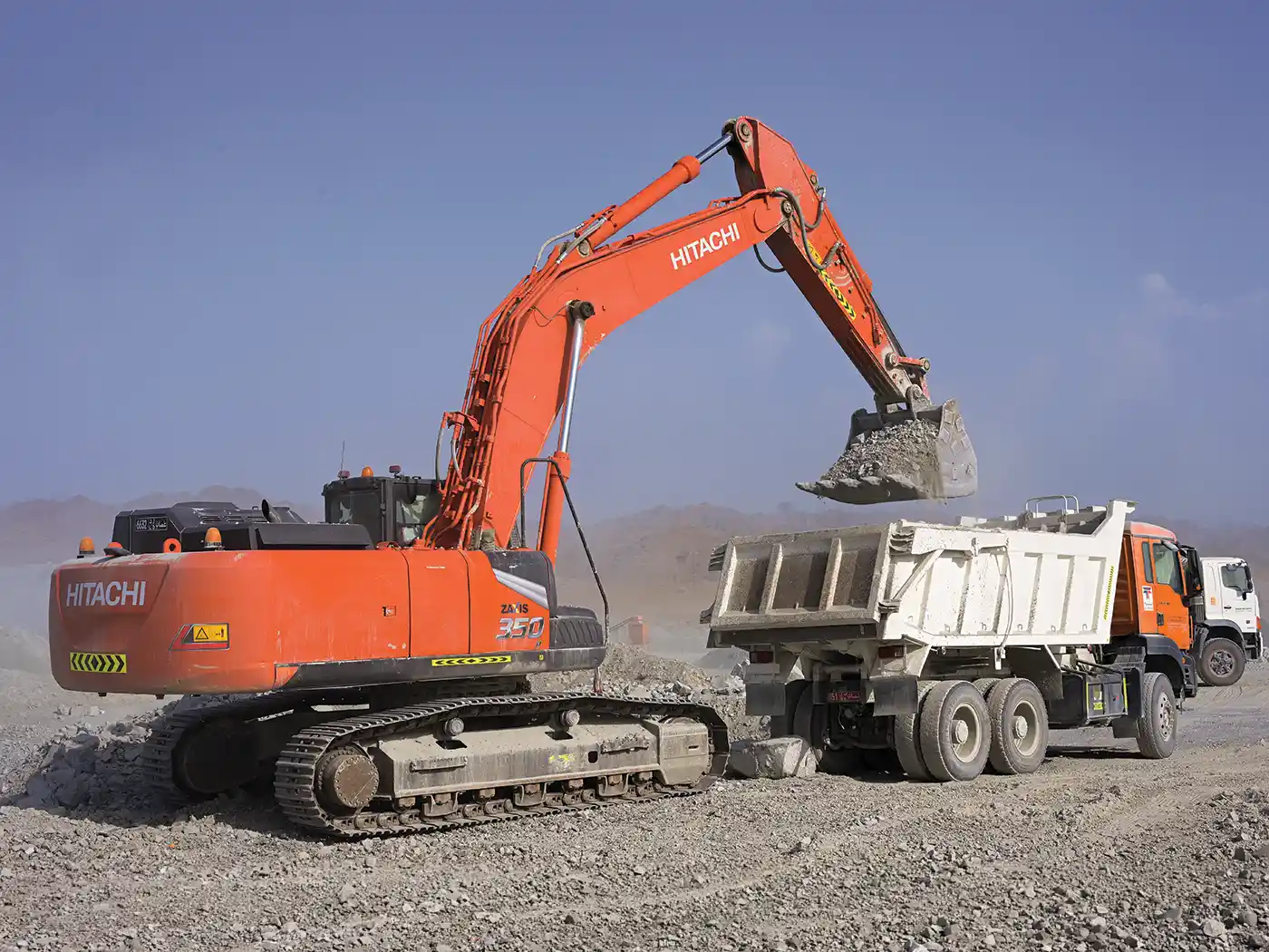 HITACHI After-Sales Drives Fleet Uptime