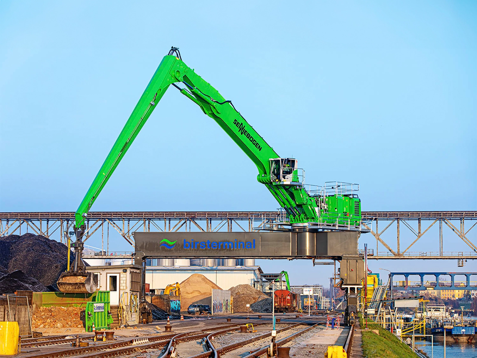 SENNEBOGEN’s Innovative Material Handling Solutions A Leading Choice In The UAE