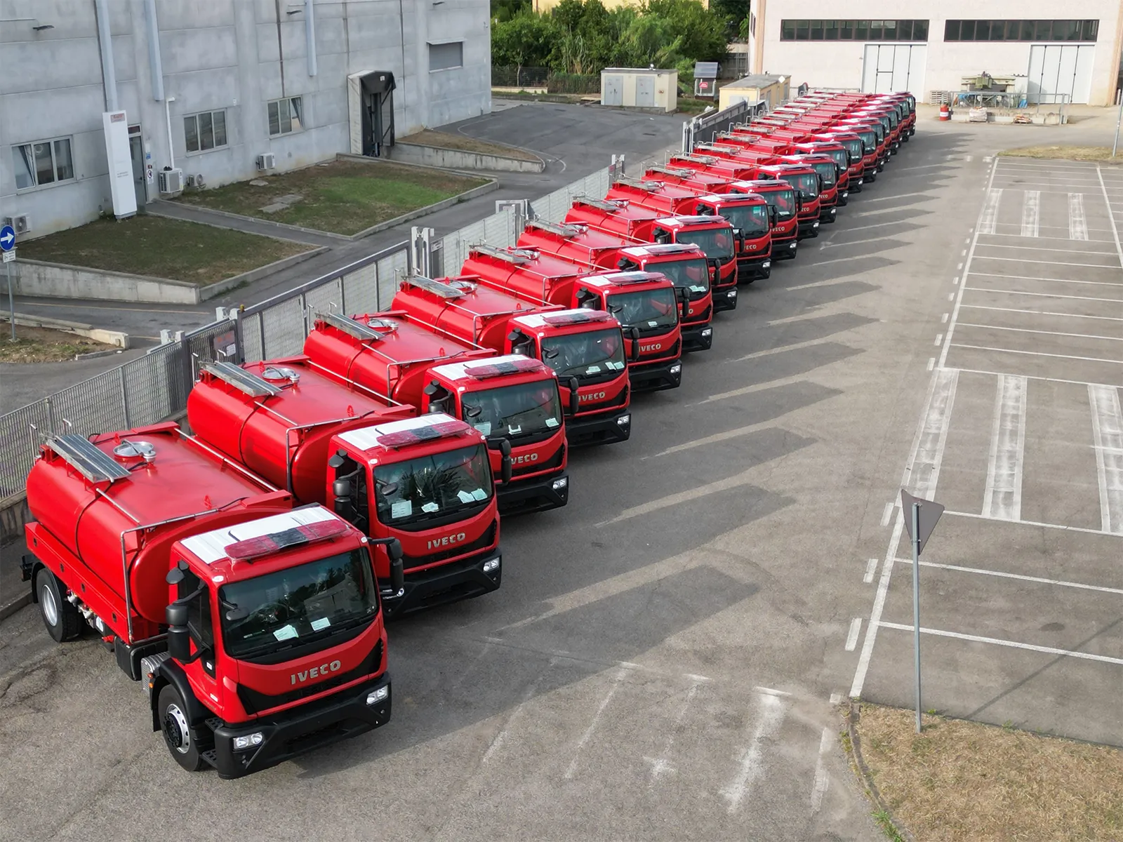 IVECO And MTT Supply 20 Eurocargo Units To The Directorate Of Civil Defense In Iraq