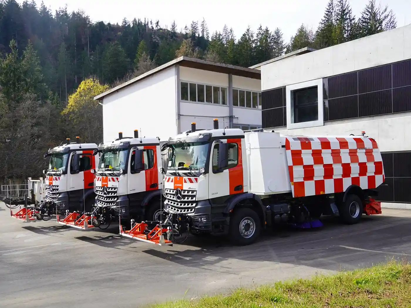 Aebi Schmidt Expands Runway Sweeper Supply At Dubai Airports