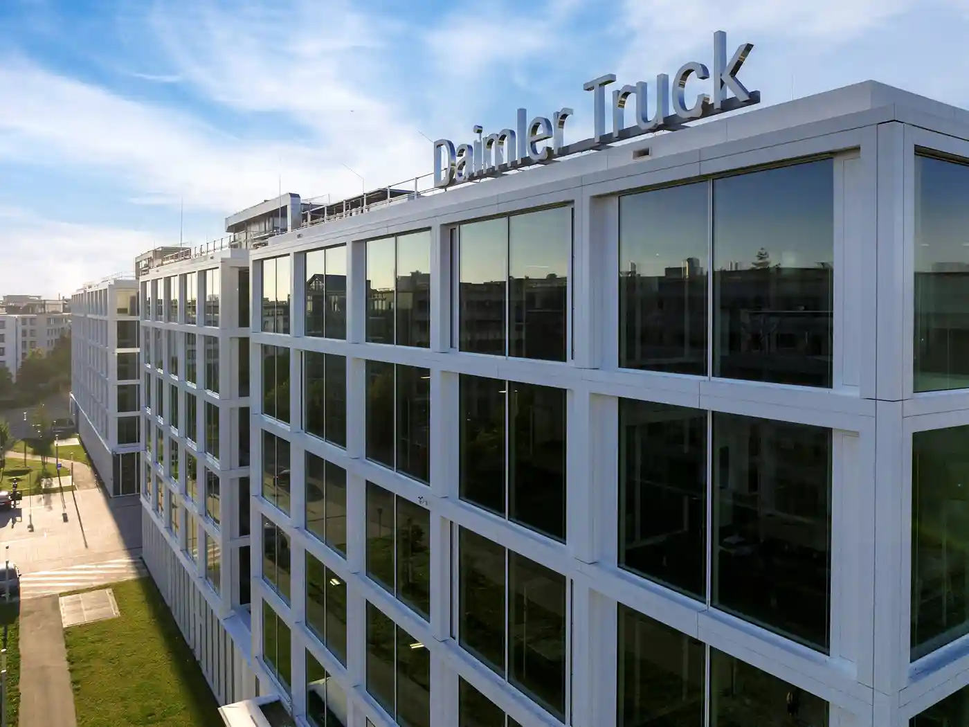 Daimler Truck Completes FUSO Integration Into New ARCHION Group