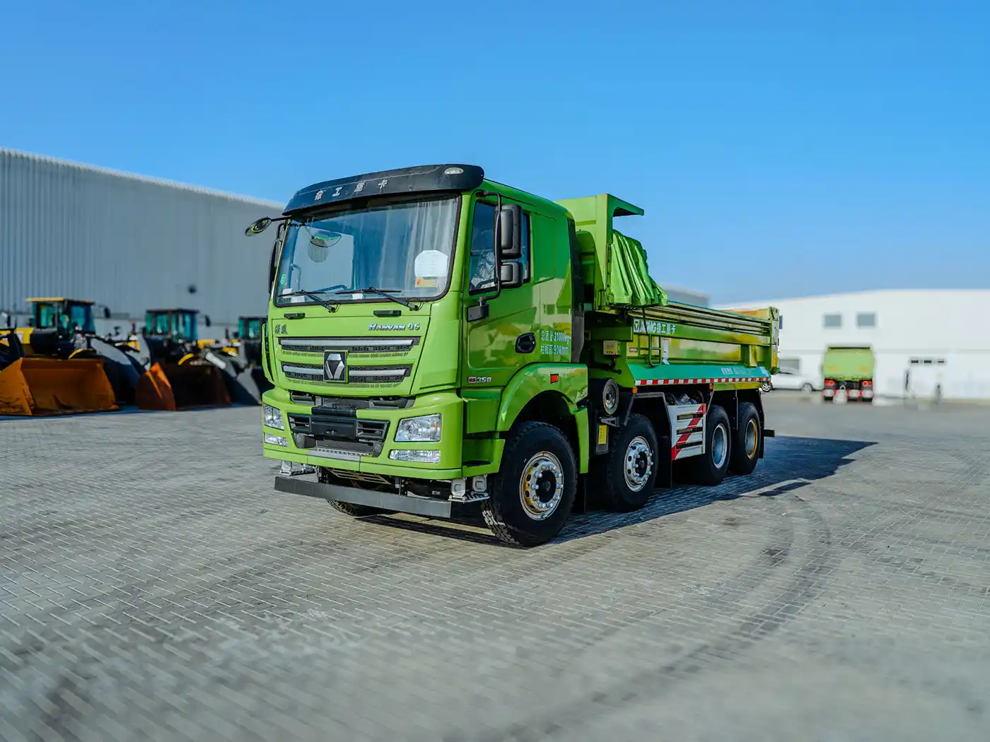 XCMG’s Tipper Truck Proves Its Worth At 3 AM On A NEOM Site Road