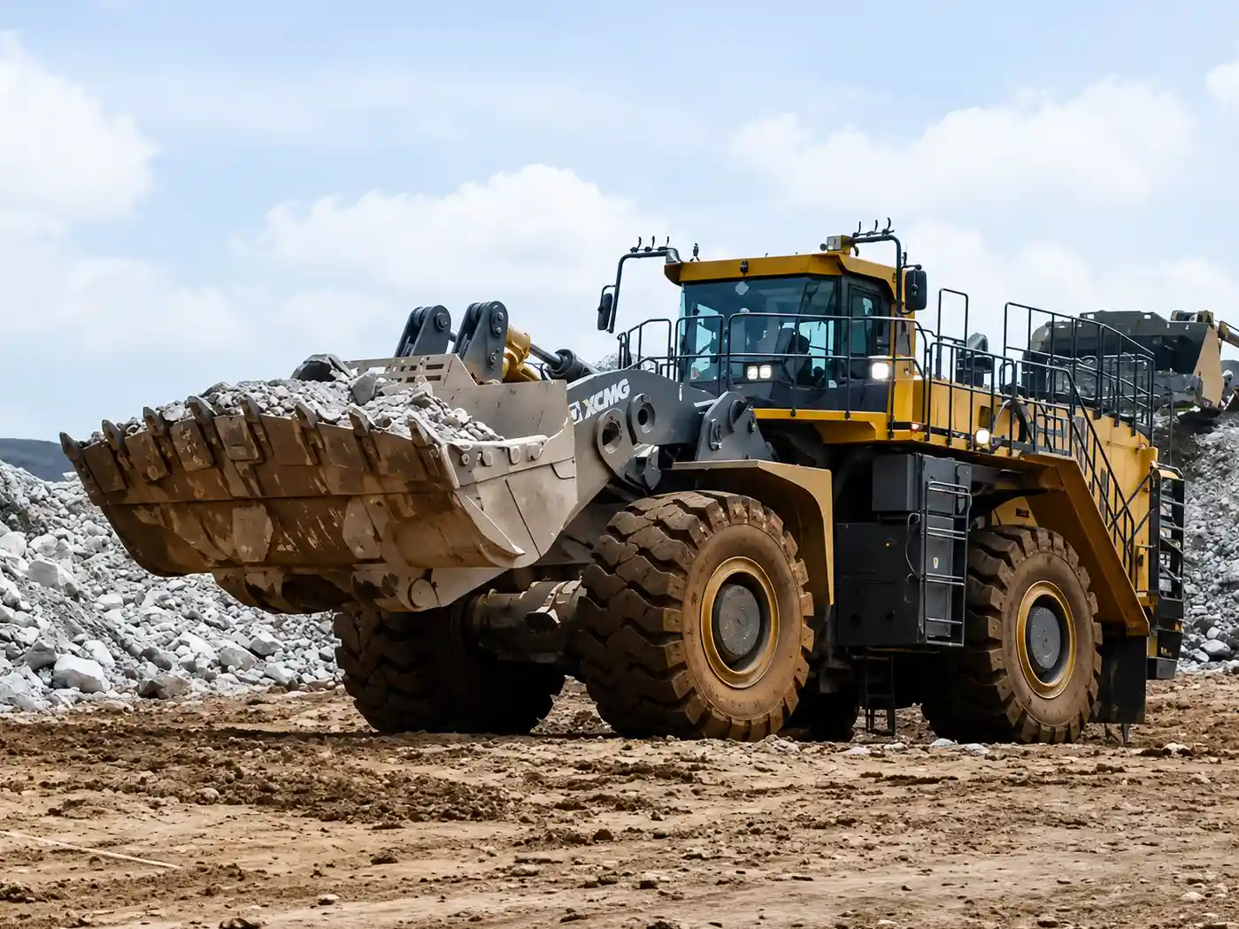 XCMG Unveils 126-Tonne Hybrid Mining Wheel Loader