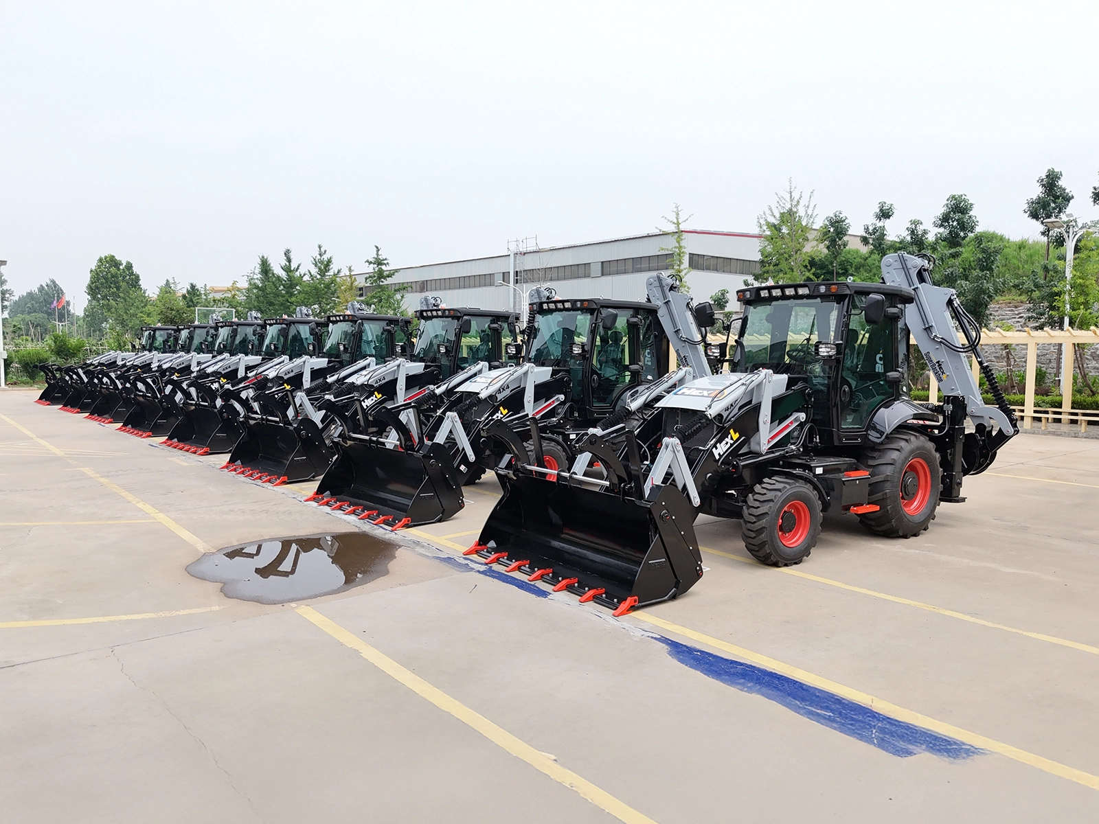 HexL 420X Backhoe Loader: A Bold New Entrant Redefining Global Construction Equipment