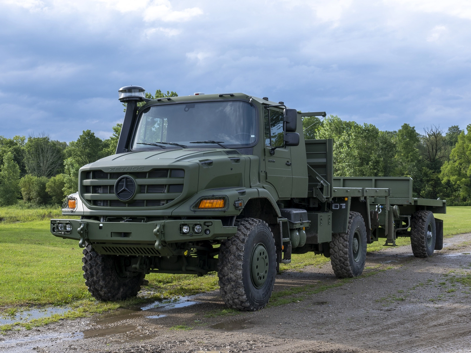Daimler Truck And GDLS Form Partnership For Military Logistics Vehicles