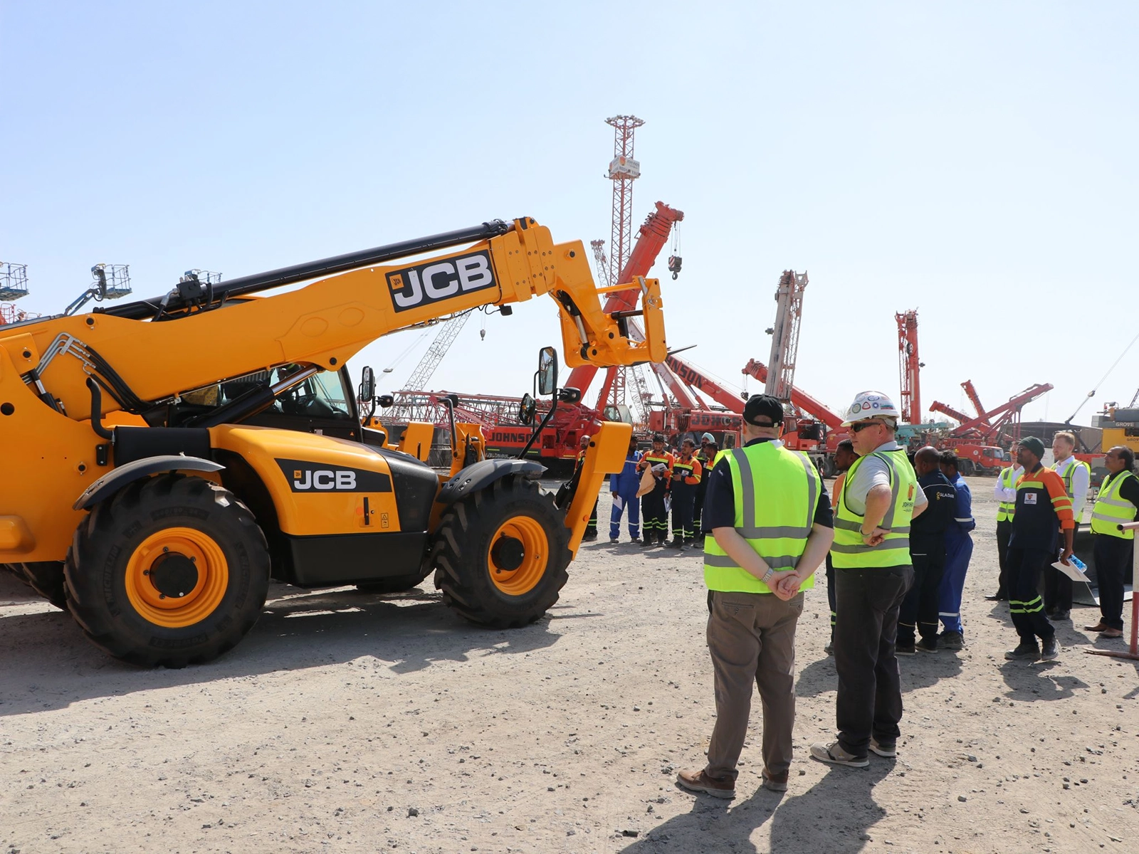 Johnson Arabia Expands UAE Fleet With 20 New JCB Telehandlers