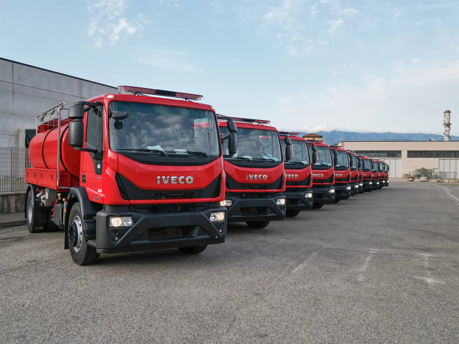 IVECO And MTT Supply 20 Eurocargo Units To The Directorate Of Civil Defense In Iraq