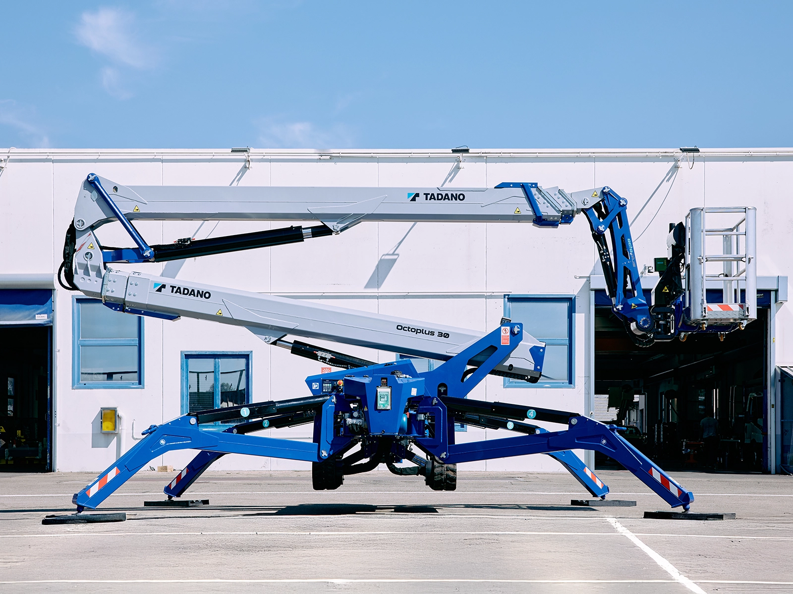 Tadano Introduces Octoplus 30 Aerial Platform 