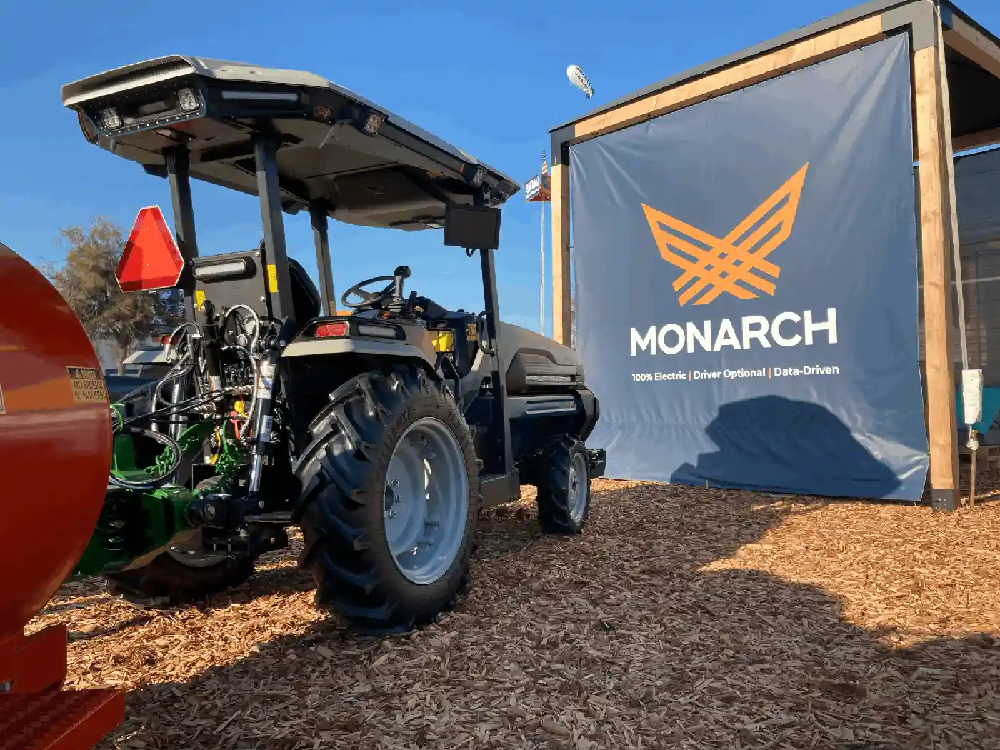 Caterpillar Acquires Monarch Tractor