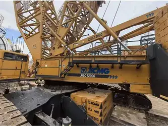 صورة ل كرينات محمولة على شاحنة اكس سي ام جي XGC12000