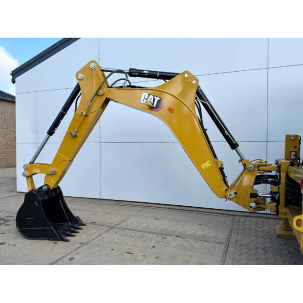 2025 Caterpillar 424-38749924