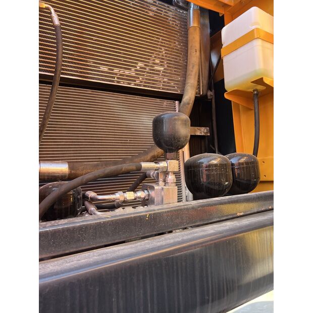 2023 هيونداي R210W-9-38845876