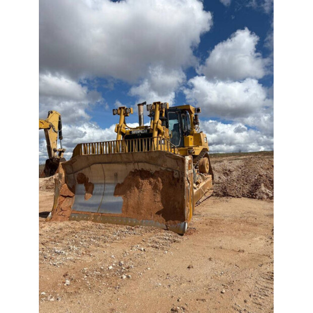 2011 Caterpillar D9T-39098824