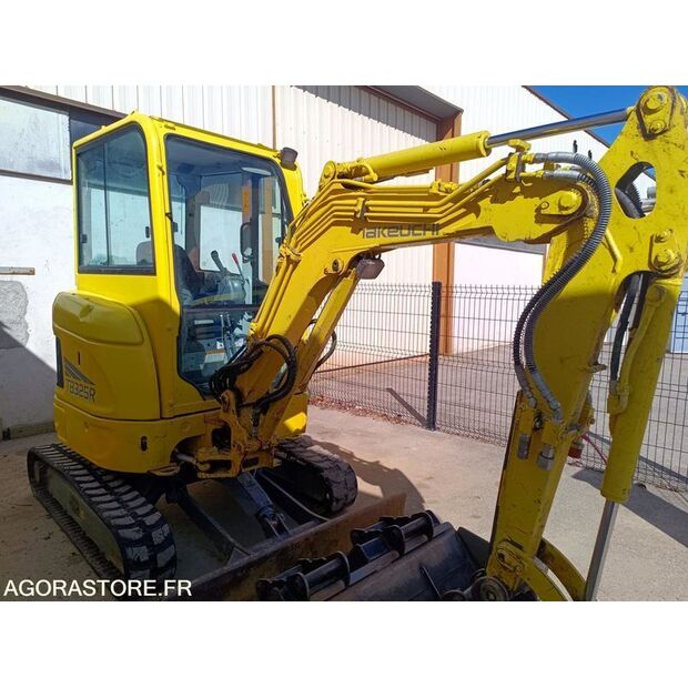 2022 TAKEUCHI TB325R-39265144