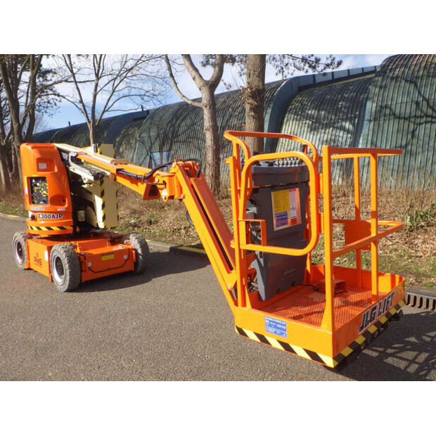 2011 JLG E300AJP-39325063