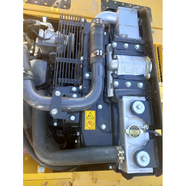 2024 Komatsu PC220-39325751