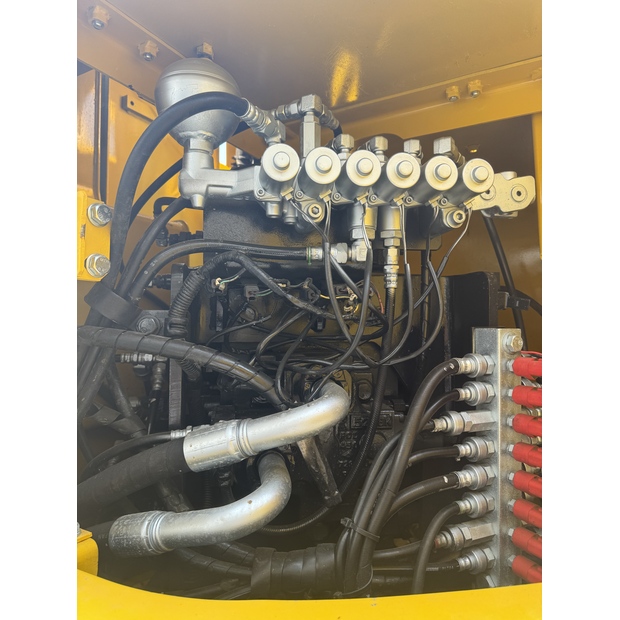2023 Komatsu PC228US-10-39325785