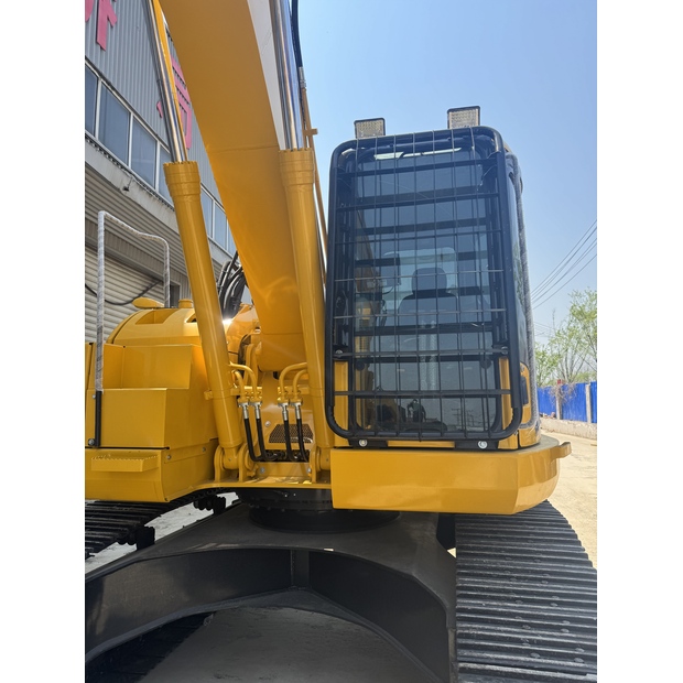 2023 Komatsu PC228US-10-39325804