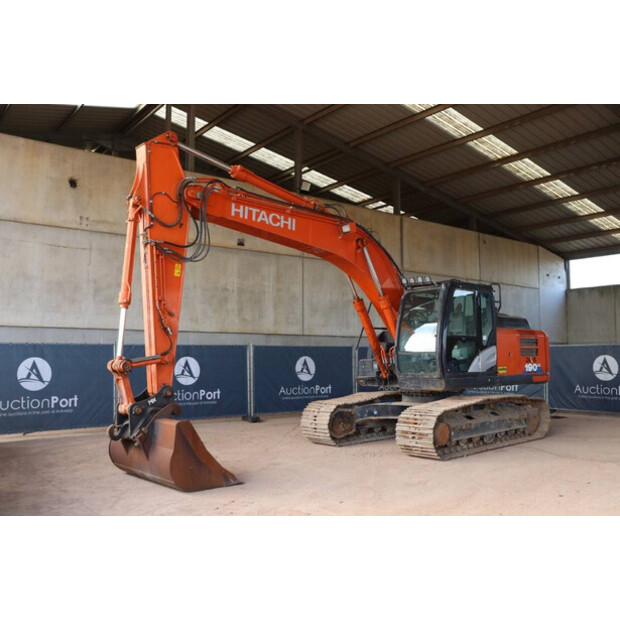 2020 Hitachi ZX190LC-6-39326693