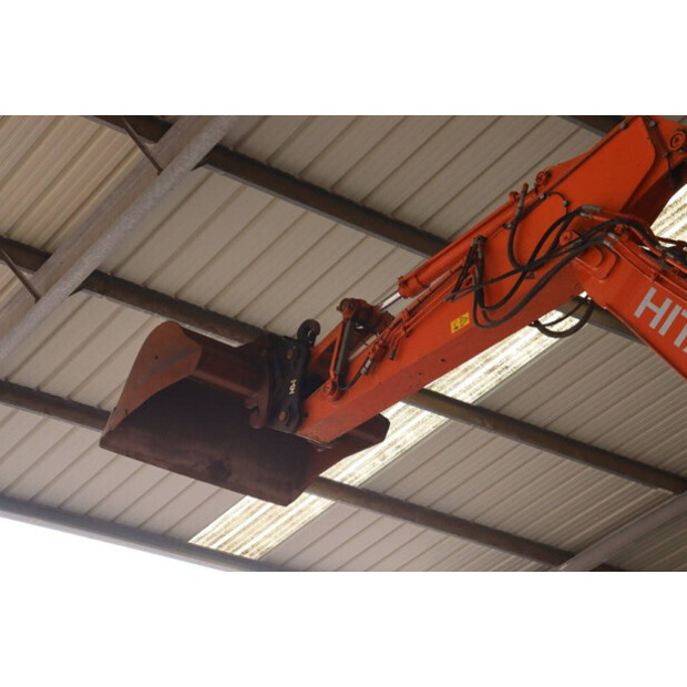 2020 Hitachi ZX190LC-6-39326734