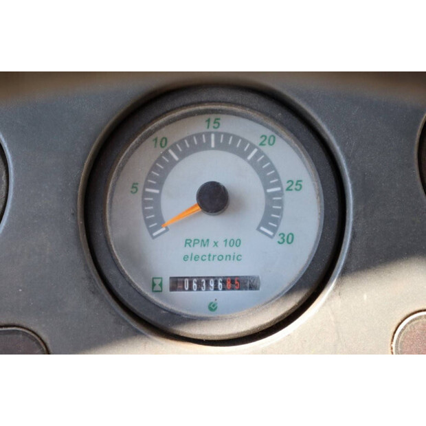 1998 Komatsu WB70A-39334562