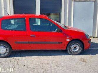 صورة ل سيارات 2005 رينو Clio