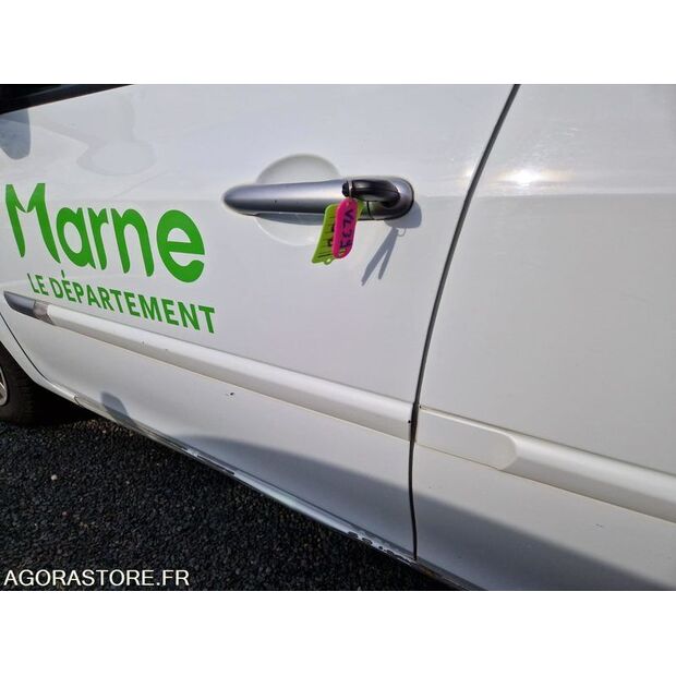 2010 رينو Clio-39352124