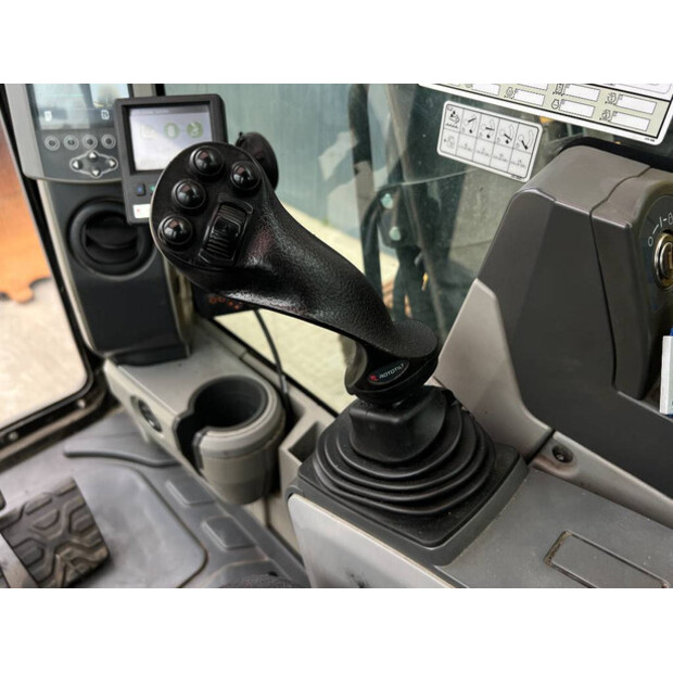 2018 Caterpillar 325FLCR-39380982