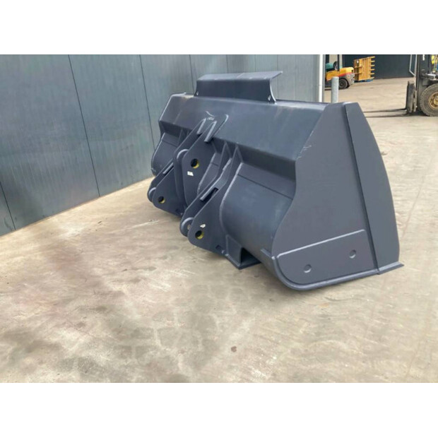 2025 Volvo L90F-39421128
