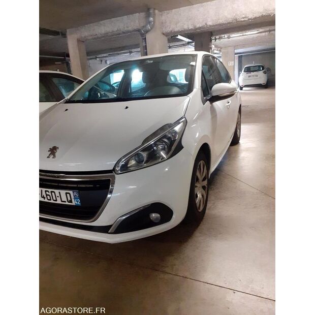 2016 Peugeot 208-39445081