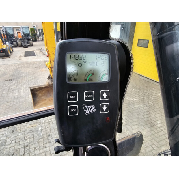2011 JCB JS145W-39449466