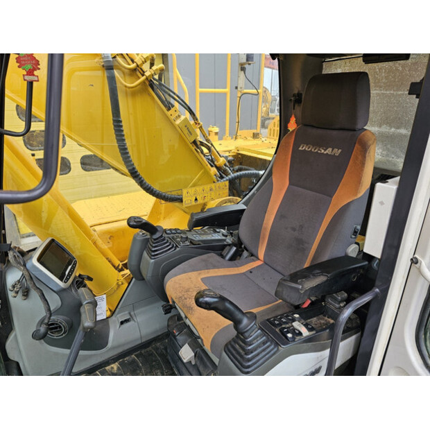 2015 دووسان DX255LC-3-39491055