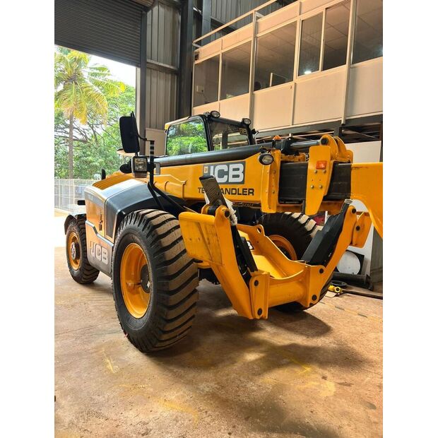 2025 JCB 530-110-39510807