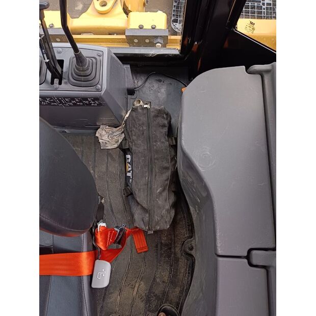 2024 Caterpillar 424-39510873