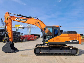 صورة ل حفارات مجنزرة 2025 ديفيلون DX225LC-7M