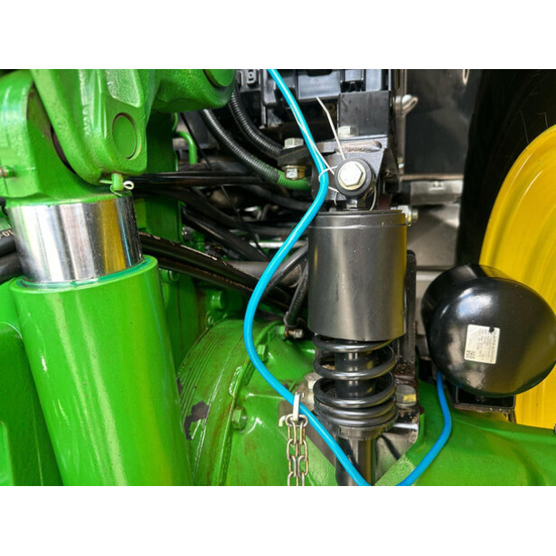 2017 JOHN DEERE 6195M-39561229