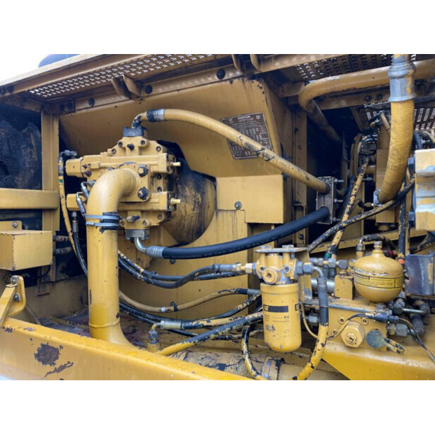 1992 Caterpillar 325LN-39610565