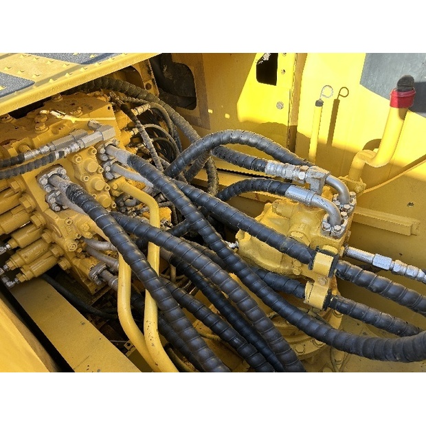 2022 Komatsu PC200-8-39614985