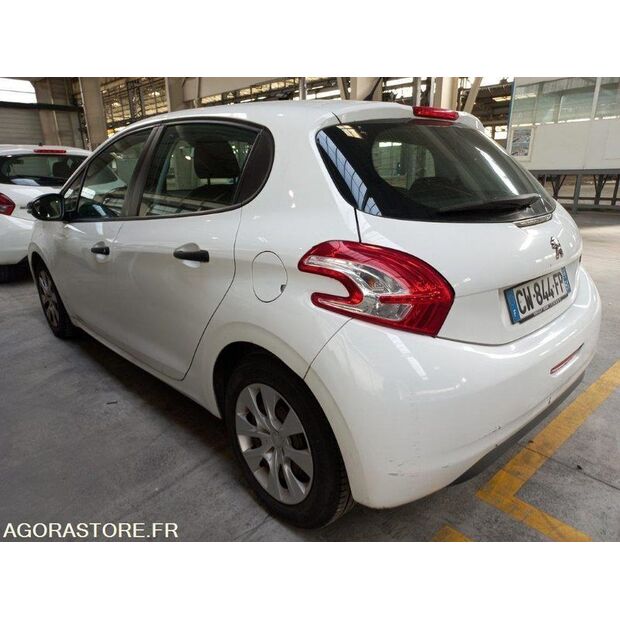 2013 بيجو 208-39632016