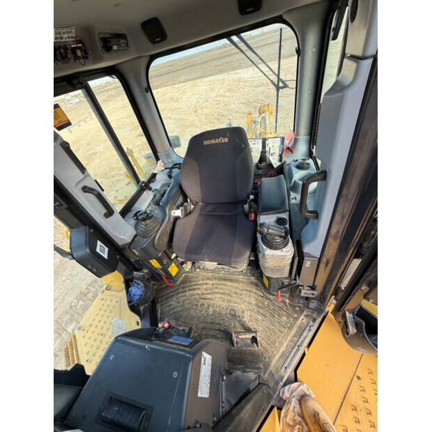 2024 Komatsu D155A-39634289