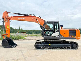 صورة ل حفارات 2025 هيتاشى ZX220LC-5G
