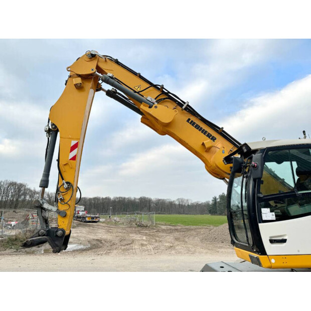2015 ليبهير LH22M-39635664