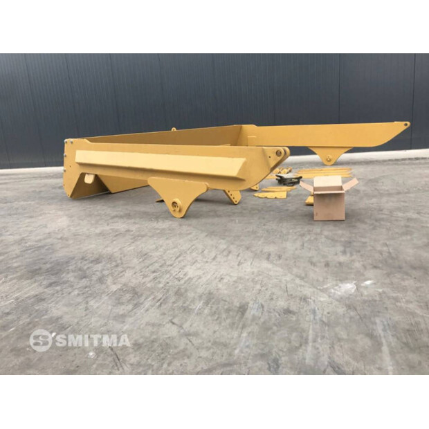 2024 فولفو A25F-39650240