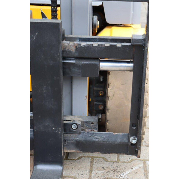 2016 Jungheinrich EFG216-39667370